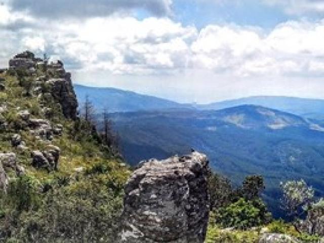 Du lịch - Dấu vết ngoài hành tinh nằm "chình ình" trên đỉnh núi ở Nam Phi