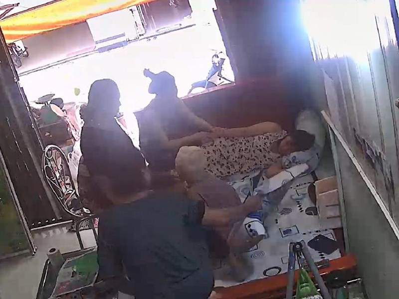 Cô gái ngất xỉu, nhập viện vì bị quay phim lúc chăm sóc ngoại - 2