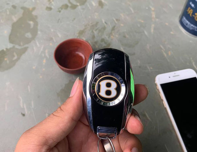 Siêu phẩm Bentley Bentayga V8 đầu tiên cập bến Việt Nam, sẵn sàng về nhà đại gia - 5