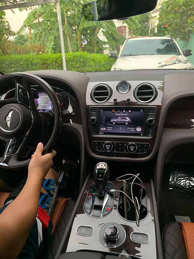Siêu phẩm Bentley Bentayga V8 đầu tiên cập bến Việt Nam, sẵn sàng về nhà đại gia - 7