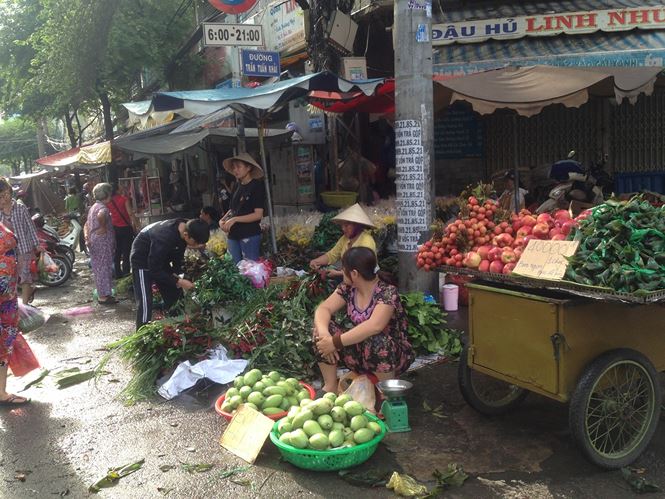 &#34;Lá xông, bánh ú nước tro&#34; đắt hàng trước tết Đoan Ngọ - 11