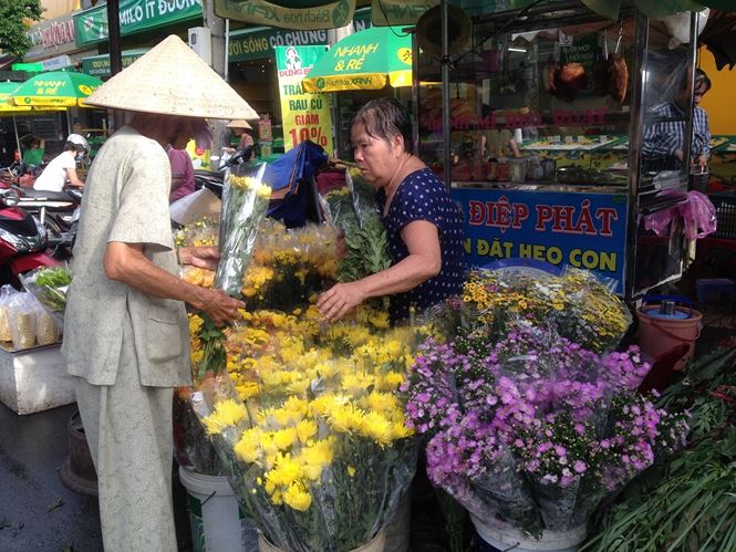 &#34;Lá xông, bánh ú nước tro&#34; đắt hàng trước tết Đoan Ngọ - 15