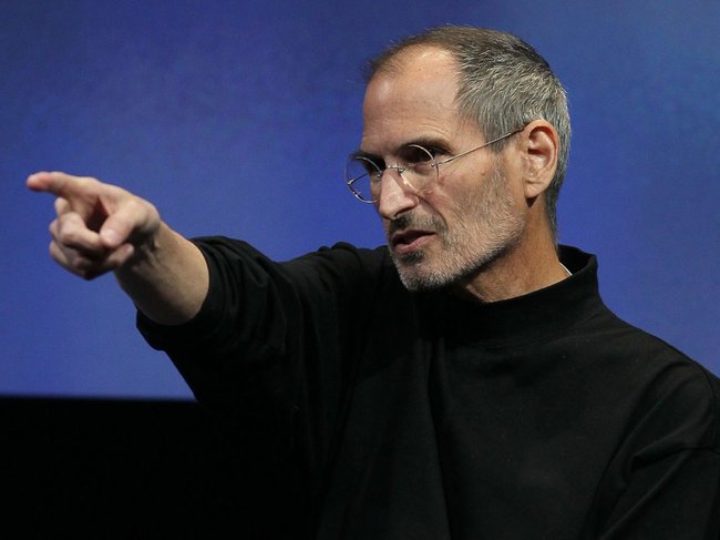 Steve Jobs, đồng sáng lập và cựu CEO của Apple, có lẽ là một trong những người nổi tiếng nhất phong cách ăn mặc không bao giờ thay đổi.