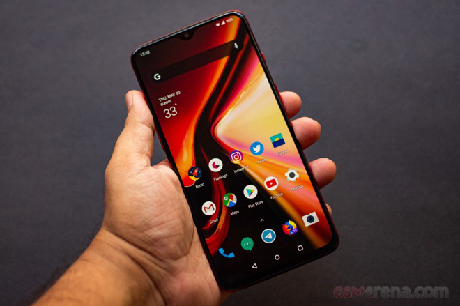 Trên tay “kẻ hủy diệt” OnePlus 7: Giá thấp nhất trong phân khúc cao cấp - 2