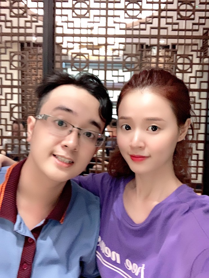 Khoe ảnh em trai ruột, Midu khiến dân mạng bấn loạn vì nhan sắc 2 chị em - 1