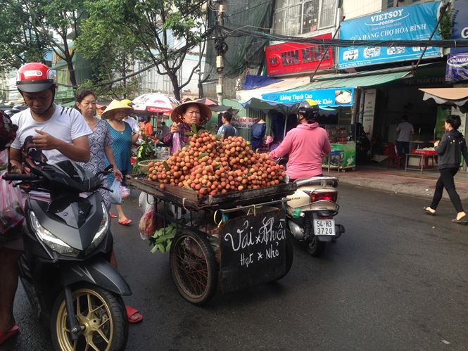 &#34;Lá xông, bánh ú nước tro&#34; đắt hàng trước tết Đoan Ngọ - 9