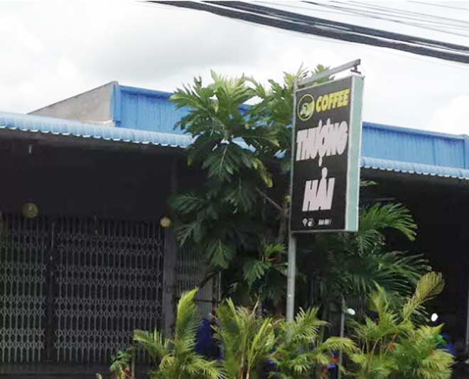 Bí mật trong phòng ngủ của chủ quán cà phê - 1