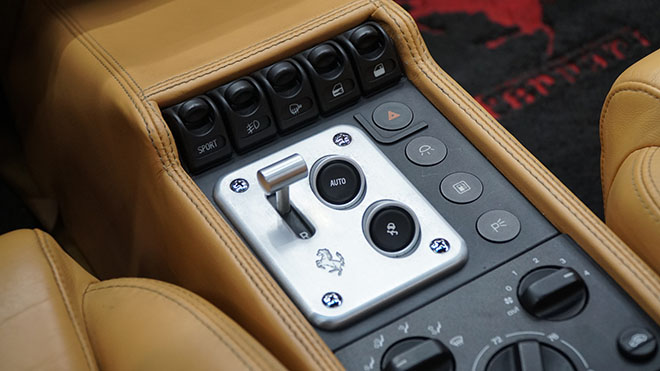 Ngựa già Ferrari F355 F1 Spider 1999 quý hiếm có &#34;một không hai&#34; tại Việt Nam - 10