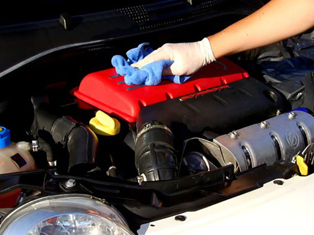 Tư vấn - Bạn đã biết cách vệ sinh khoang máy xe ô tô như thế nào là đúng?