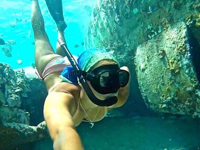 Media - Đột nhập xác máy bay dưới đáy biển được cho là của trùm ma túy khét tiếng