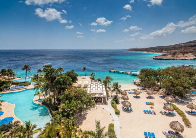 Dịch vụ tài chính của Curacao bắt đầu có từ thế chiến lần thứ nhất. Ngân hàng trung ương Curcao là ngân hàng trung ương lâu đời nhất ở Tây Bán Cầu.
