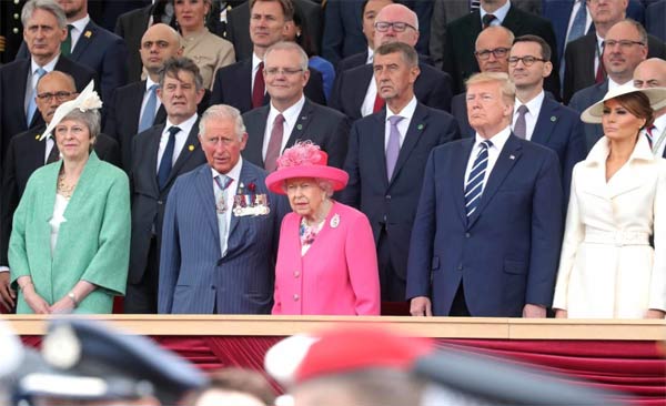 Ấn tượng trang phục sang trọng phu nhân và con Tổng thống Trump mặc khi tới Anh - 7