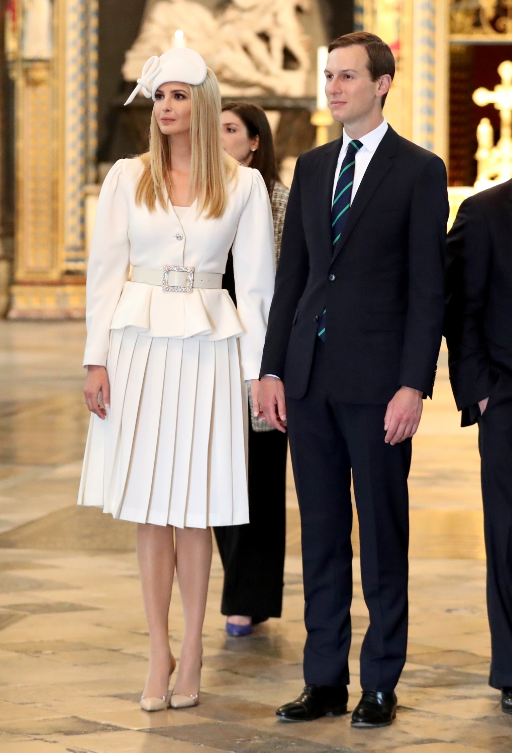 Ấn tượng trang phục sang trọng phu nhân và con Tổng thống Trump mặc khi tới Anh - 11