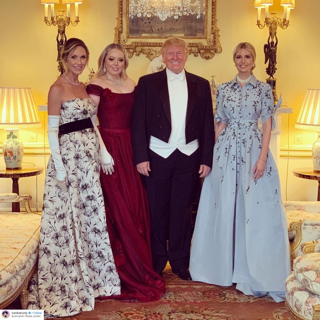 Ấn tượng trang phục sang trọng phu nhân và con Tổng thống Trump mặc khi tới Anh - 15