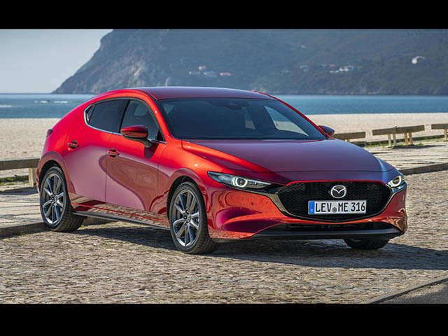 Tin tức ô tô - Động cơ SkyActiv-X 2.0L trên Mazda3 được cho rằng mạnh hơn 24 mã lực so với máy 2.0L SkyActiv-G