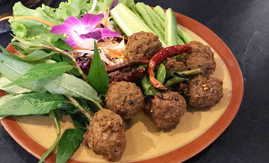 Đến Thái Lan xem chung kết King's Cup đừng bỏ lỡ đặc sản độc, lạ này - 5