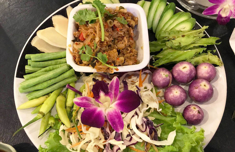 Đến Thái Lan xem chung kết King's Cup đừng bỏ lỡ đặc sản độc, lạ này - 6