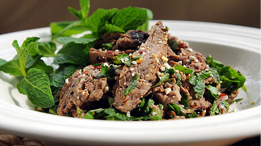 Đến Thái Lan xem chung kết King's Cup đừng bỏ lỡ đặc sản độc, lạ này - 9