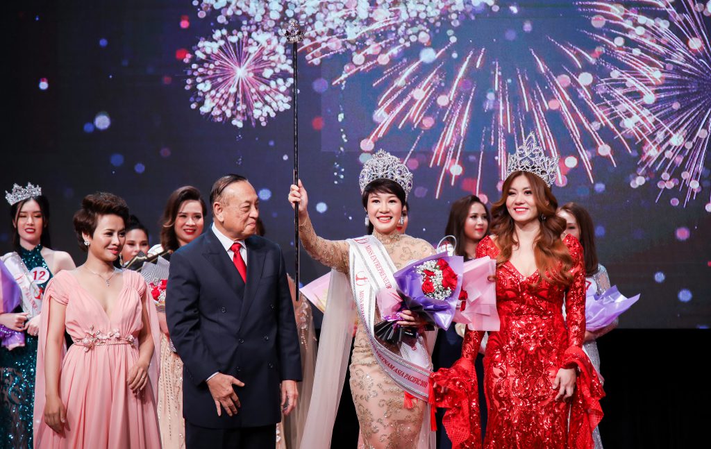 Tình địch của Thu Quỳnh "Về nhà đi con" hóa ra ngoài đời là Hoa hậu đại gia - 10