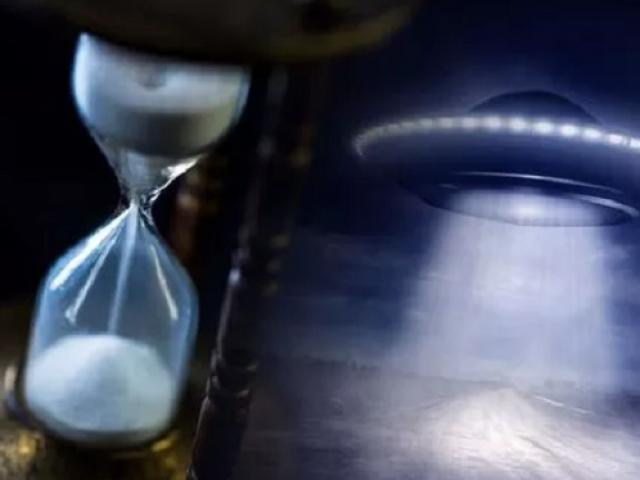 Thế giới - UFO chính là cỗ máy của chúng ta trở về từ tương lai?