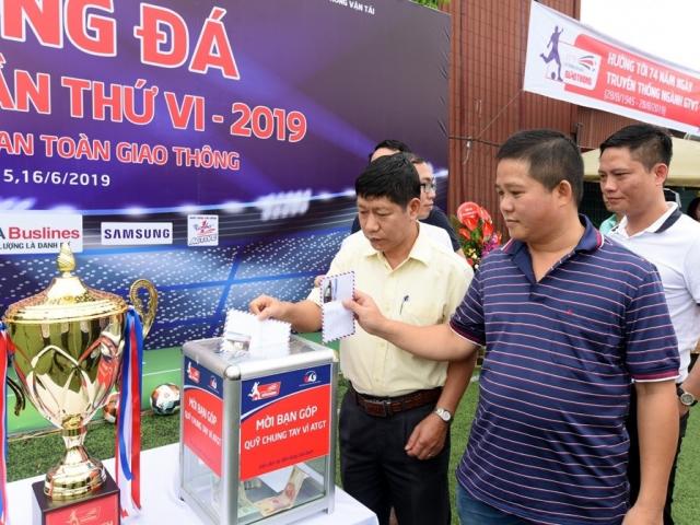 Tin tức trong ngày - Gần 1,8 tỷ đồng ủng hộ Giải bóng đá vì nạn nhân TNGT