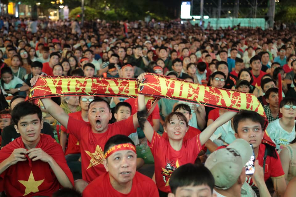 Việt Nam thua tiếc nuối sau loạt penalty định mệnh, triệu cổ động viên thất thần - 13