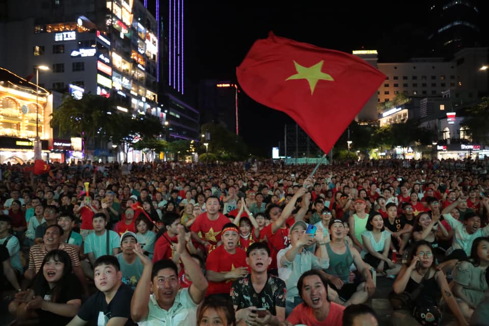 Việt Nam thua tiếc nuối sau loạt penalty định mệnh, triệu cổ động viên thất thần - 14