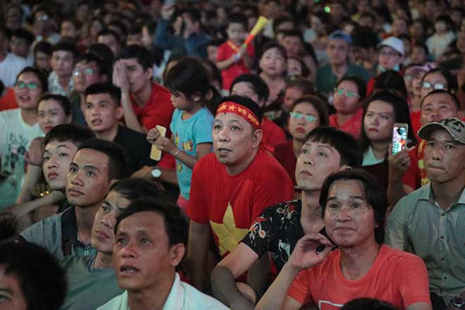 Tuyển Việt Nam về nhì King's Cup, nghìn CĐV rưng rưng tiếc nuối - 10