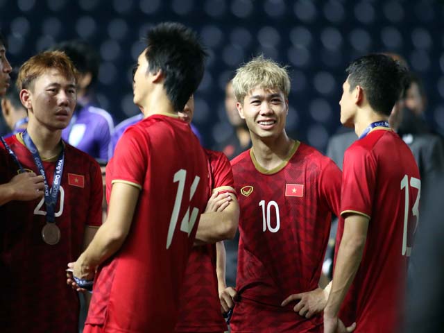 Bóng đá - Việt Nam đấu Curacao King's Cup: Công Phượng cười tươi quên nỗi buồn 11m