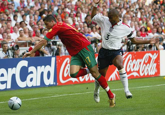 Ronaldo chinh phục Nations League: 5 bại tướng run rẩy, hiến kế “khóa chân” - 3