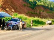 Tin tức trong ngày - Tài xế say rượu để ô tô con lao thẳng vào xe CSGT Sơn La
