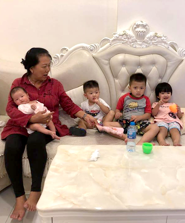 Hoa hậu sinh liền 5 con, 33 tuổi thân hình vẫn quá đỗi gợi cảm - 13