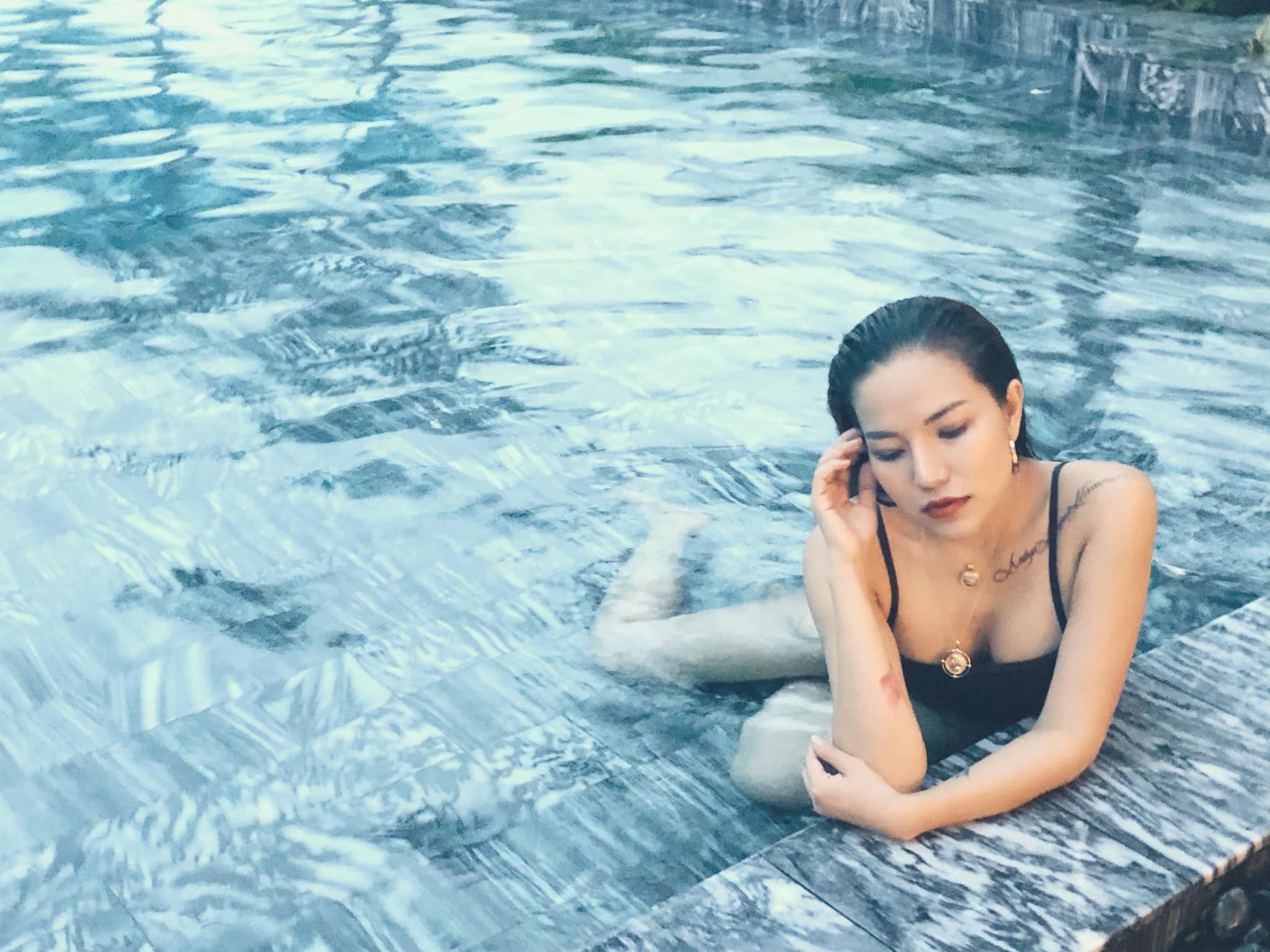 Vợ cũ Lâm Vinh Hải tung ảnh bán nude, lộ hình xăm thứ 7 - 3