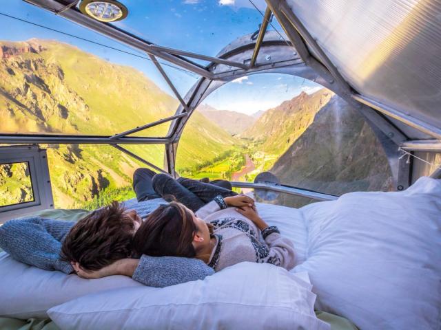Media - Ngủ đêm trên vách đá cao hàng trăm mét trong khách sạn bằng kính ở Peru