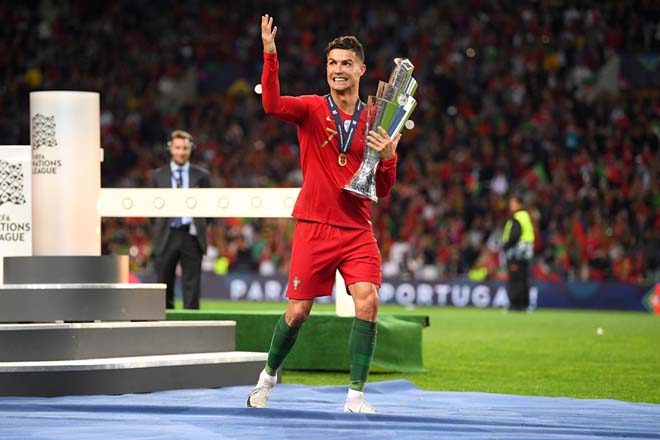 Bồ Đào Nha vô địch Nations League: Ronaldo gây áp lực Messi, sáng cửa Bóng vàng - 1