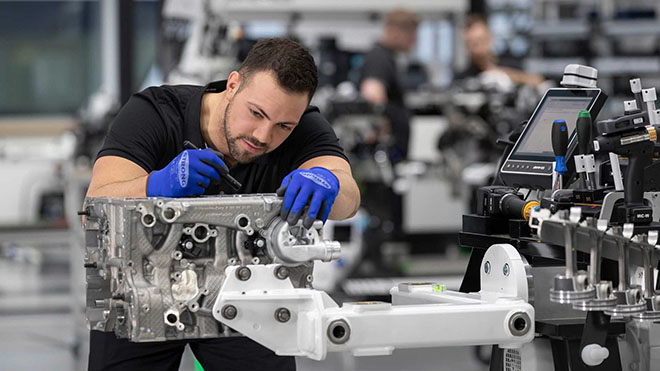 Chi tiết động cơ 4 xi-lanh mạnh nhất từ trước đến nay của Mercedes-AMG với 420 mã lực - 4