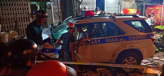 Vợ người tử nạn vì xe CSGT khóc kể: "Chồng em ra đi khi con chưa kịp thôi nôi" - 1