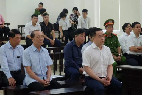 Vũ "nhôm" dùng "bí danh" để tự bán cổ phần cho chính mình - 1