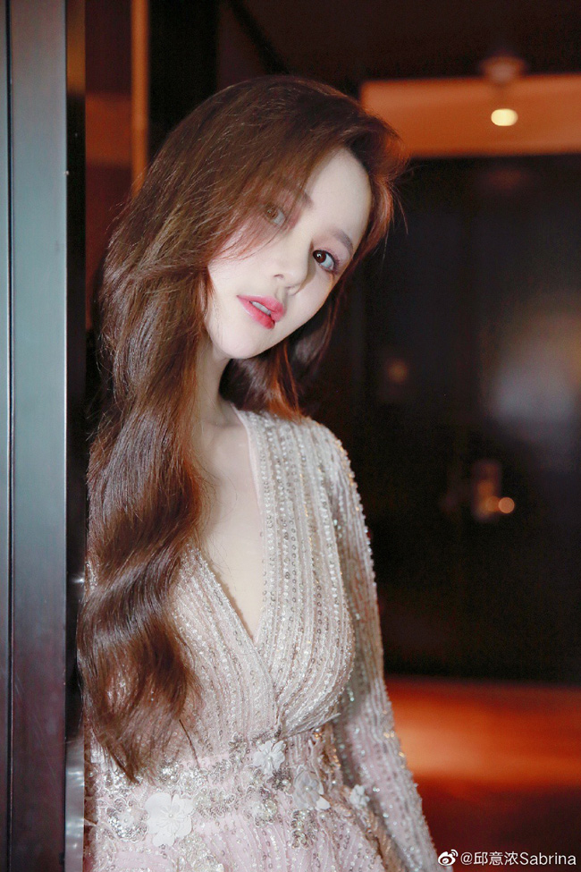 Nét đẹp tinh khôi mơ màng của ngôi sao &#34;Lệ Cơ truyện&#34; khiến người người say đắm.