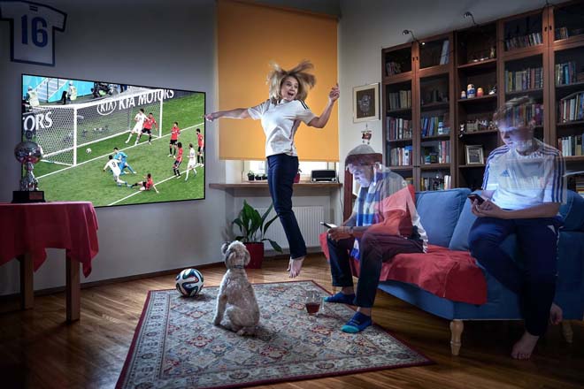 Chùm ảnh: Giật mình vì nghiện smartphone ta đã làm tổn thương nhau - 6