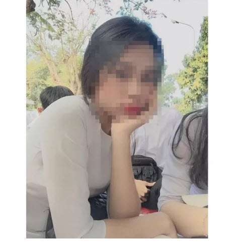 Bất ngờ thông tin vụ cô gái xinh đẹp "boom" hàng shipper tiền triệu - 4