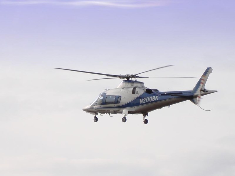 Trực thăng đâm vào nóc cao ốc ở New York, ít nhất 1 người chết - 2