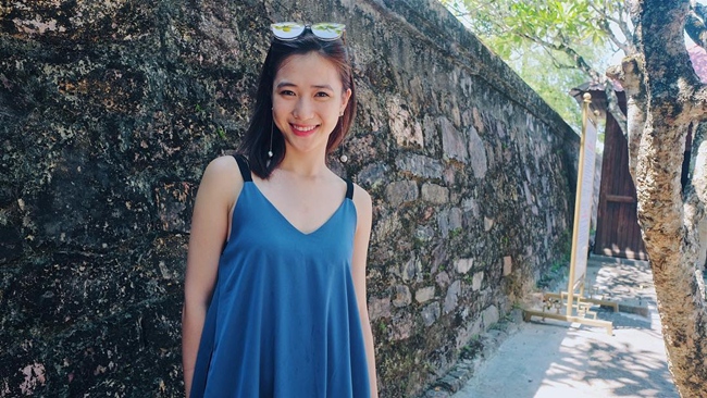 Khác với các hot girl khác, ngoài đời, Trâm Anh không ngại để mặt mộc chụp ảnh. Vẻ đẹp tự nhiên, mộc mạc, không son phấn của bà xã giọng ca 