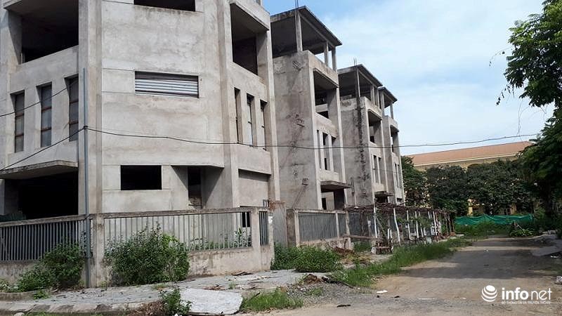 Biệt thự tiền tỷ hoang phế, không người ở giữa Thủ đô - 1