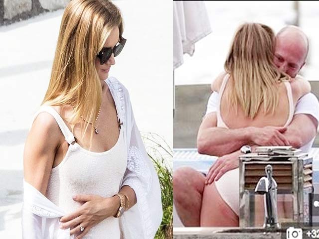 Thời trang - Vợ "Người vận chuyển" khoe dáng với monokini dệt kim