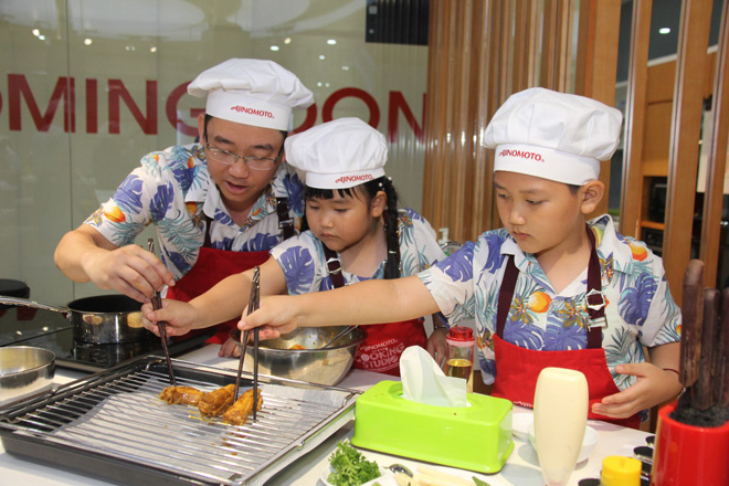 Cả nhà cùng vào bếp nêm yêu thương cho bữa cơm gia đình - 5