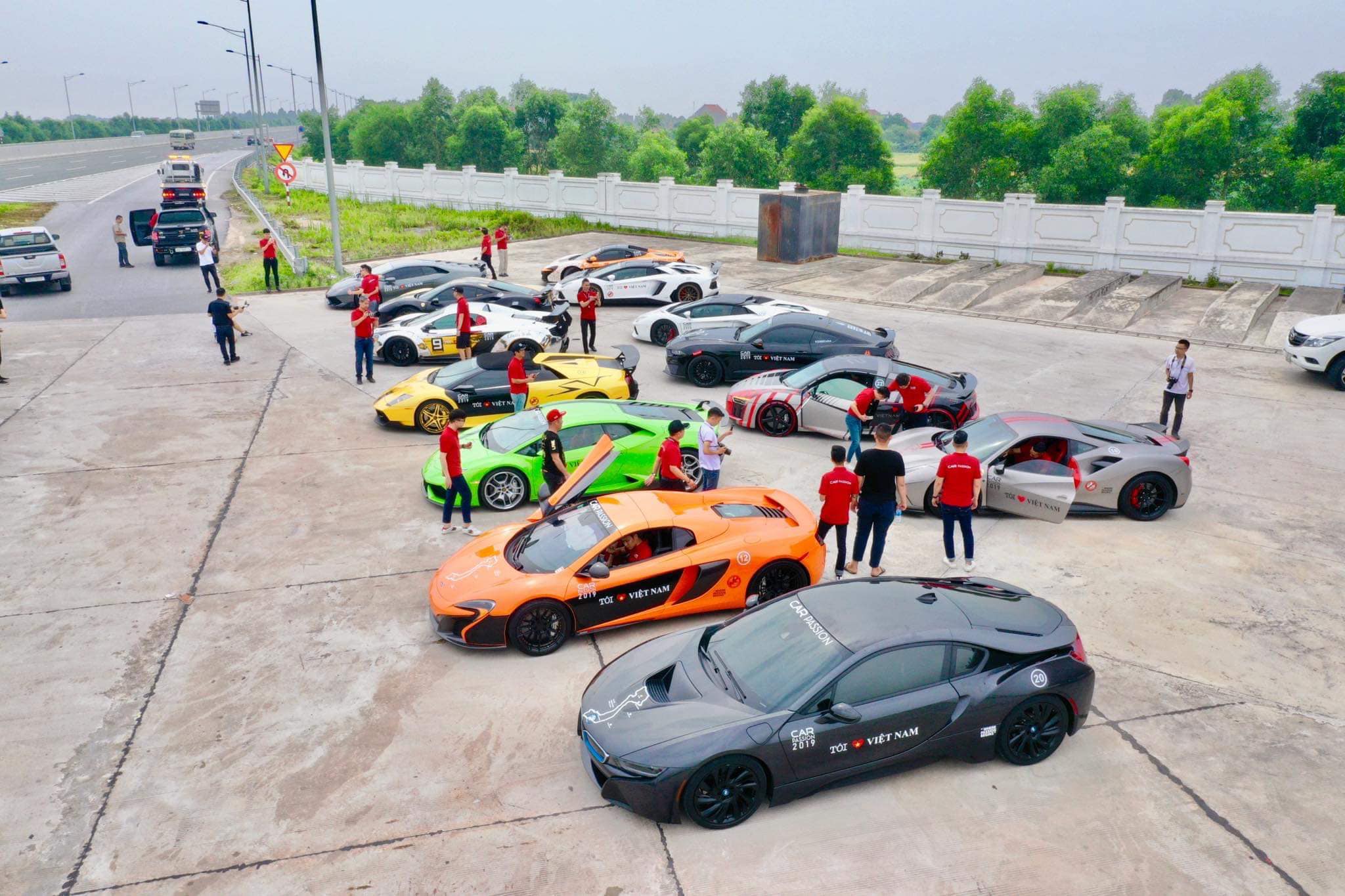 Thiếu gia trong đoàn siêu xe 330 tỷ cùng Cường ĐôLa, lấy vợ siêu mẫu giàu cỡ nào? - 2