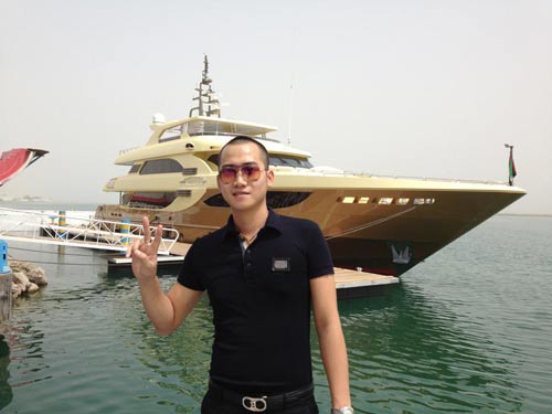 Thiếu gia trong đoàn siêu xe 330 tỷ cùng Cường ĐôLa, lấy vợ siêu mẫu giàu cỡ nào? - 1