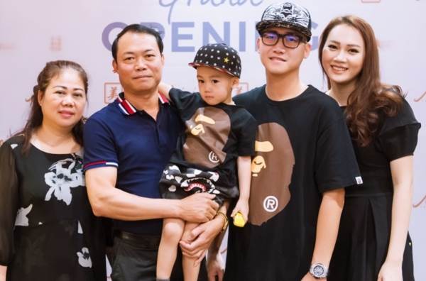 Thiếu gia trong đoàn siêu xe 330 tỷ cùng Cường ĐôLa, lấy vợ siêu mẫu giàu cỡ nào? - 11