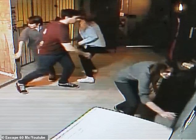 Mexico: Bỏ tiền để làm "trùm ma túy khét tiếng", vượt ngục trong 60 phút - 2